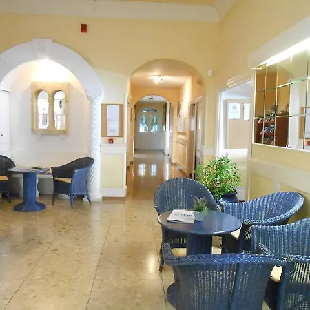 Marbella Hotel *